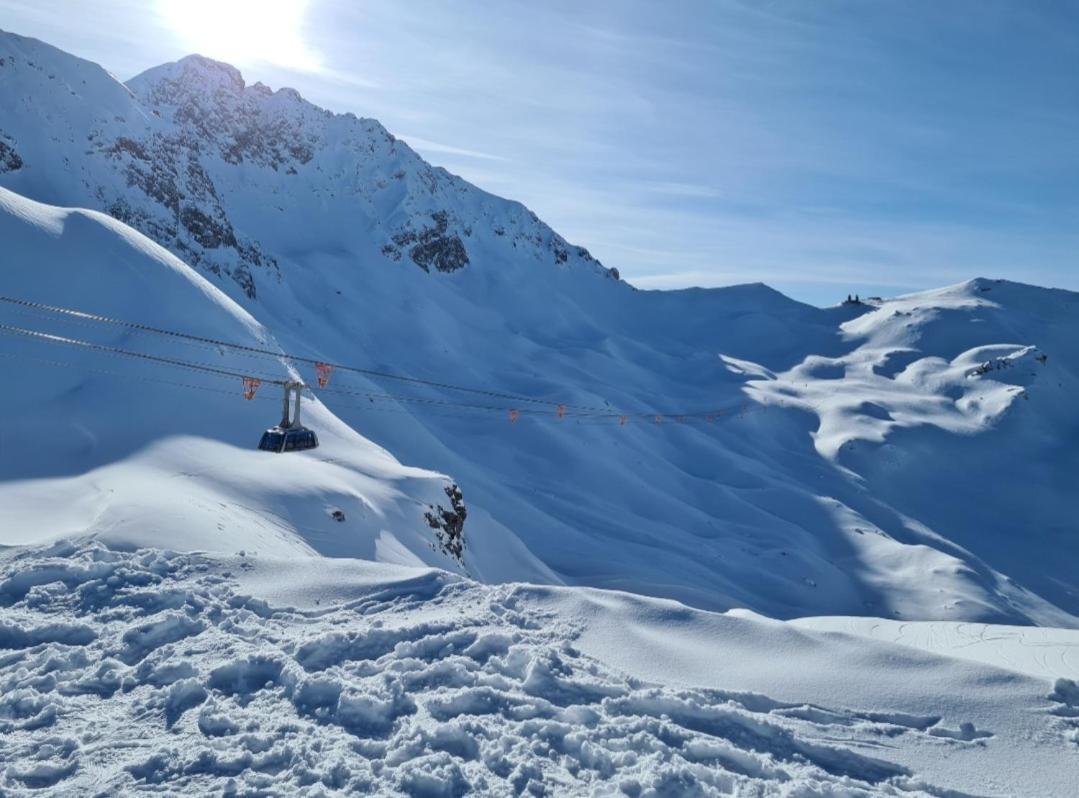 Fewo D'Rock Arosa- Center Of Nightlife By Nature Apartments Switzerland Rom bilde
